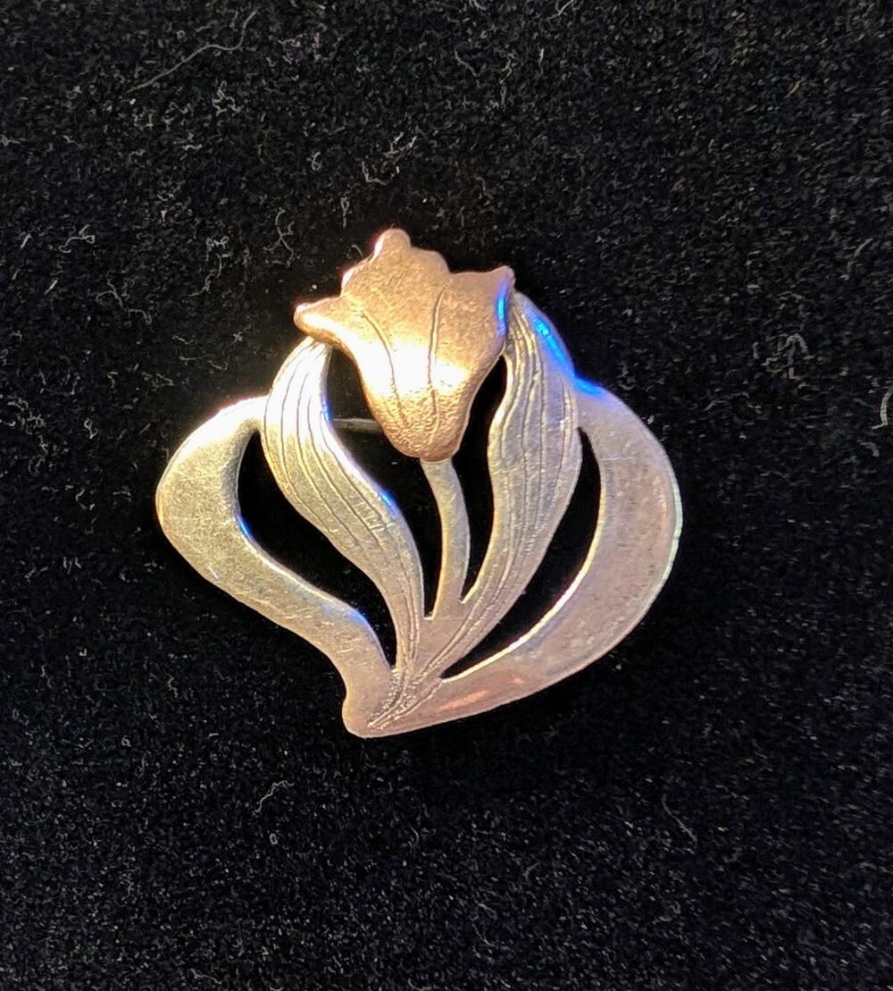 Signed Taylor Sterling Silver & 14k Yellow Gold Flower Brooch Pin Art Nouveau